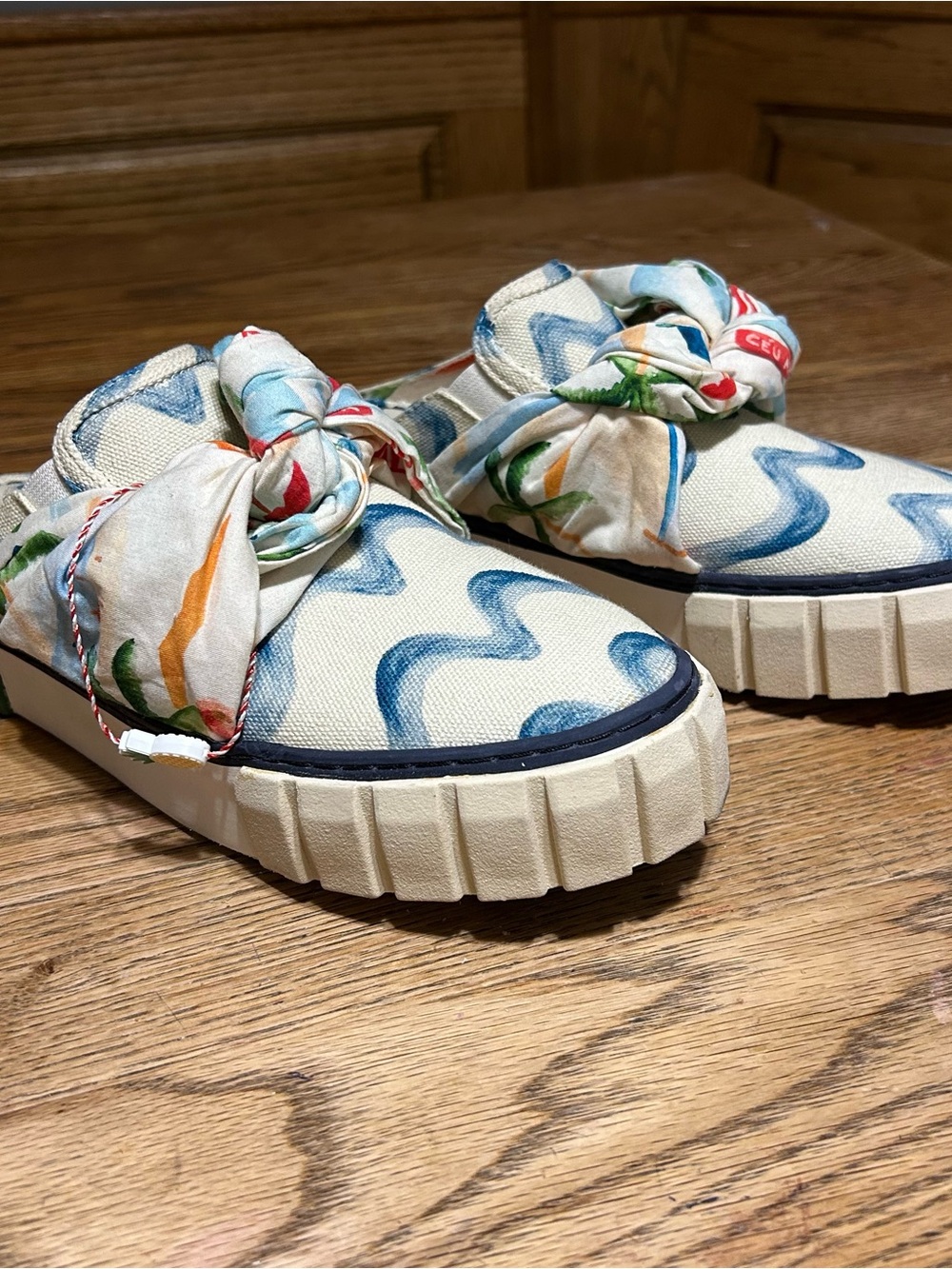 FARM Rio Copacabana Mule Sneakers Tropical Wave Bow Women’s 8.5 New